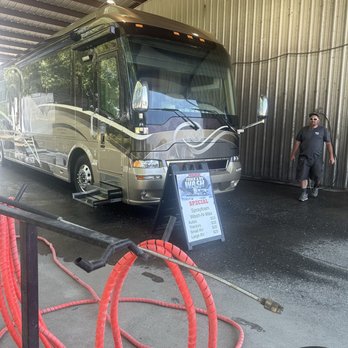 Expert Truck and RV Wash - 2007 country coach affinity custom . New owner of truck and rv wash! - Car Wash Near Me - Central Point, Oregon Expert Truck and RV Wash - 2007 country coach affinity custom . New owner of truck and rv wash! - Car Wash Near Me - Central Point, Oregon