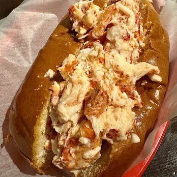 Lobstah On A Roll - New Englander Lobster Roll 20/10 best roll I had ever had - Seafood Near Me - Boston, Massachusetts Lobstah On A Roll - New Englander Lobster Roll 20/10 best roll I had ever had - Seafood Near Me - Boston, Massachusetts