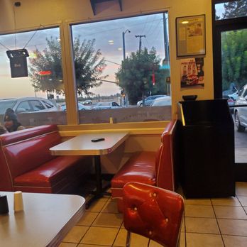 Colorado Grill- Clovis - Nice window booth seats and tables - Burgers Near Me - Clovis, California