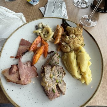 Sydney Tower Eye - Lamb roast, freshly carved ham, mashed potatoes, roasted cauliflower and other veggies - Observatories Near Me - Sydney, NSW