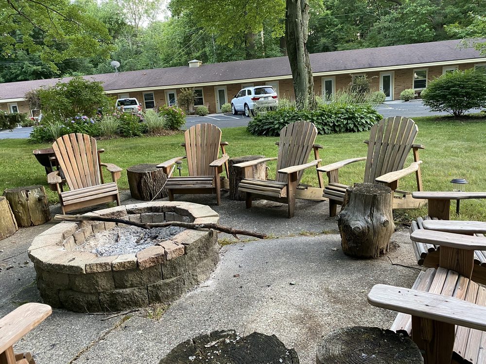 THE SAUGATUCK RETRO RESORT Updated July 2024 66 Photos & 50 Reviews