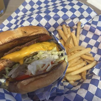 Goodbar - Grilled Chicken Sandwich - Sports Bars Near Me - San Diego, California