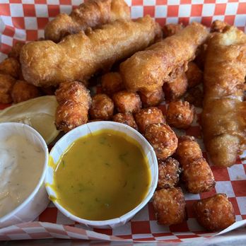 Vista Del Mar - Bars Near Me - Eureka, California