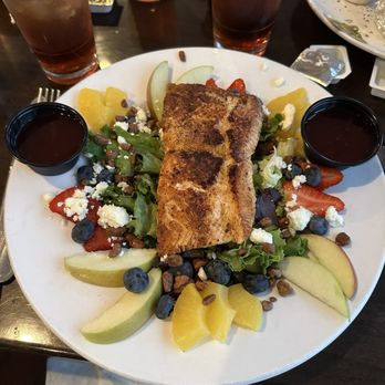 Pressley's At the Marina - Summer salad with grilled salmon - Seafood Near Me - Edisto Island, South Carolina