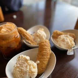 Phnom Penh House - Fried banana and ice cream and Thai iced tea