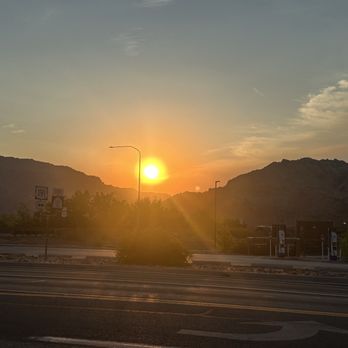 Sunset Grill - Moab Sunset - Steakhouses Near Me - Moab, Utah