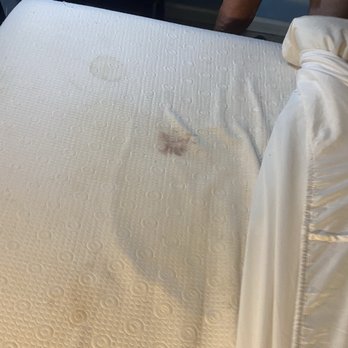 Super Shine Motel - Stains on memory foam mattress, No mattress cover! - Hotels Near Me - Wilmington, Illinois