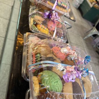 Mike's Pastry - Italian cookie selection - Bakeries Near Me - Boston, Massachusetts Mike's Pastry - Italian cookie selection - Bakeries Near Me - Boston, Massachusetts
