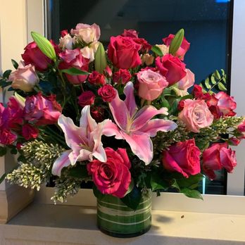 Flower Allie - I added a couple of star lilies to the arrangement and this is the actual one that was delivered! Impressive! - Florists Near Me - Fullerton, California