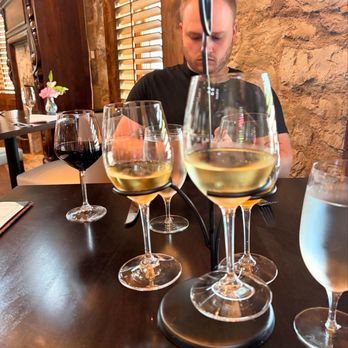 Wandering Vine At the Castle - Sweet wine flight - Wine Bars Near Me - Shawnee, Kansas