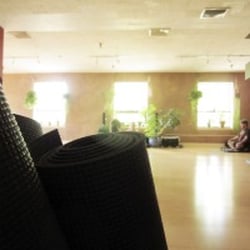 Raven's Wing Yoga - Raven's Wing has a beautiful vibe perfect for relaxing and diving deep!