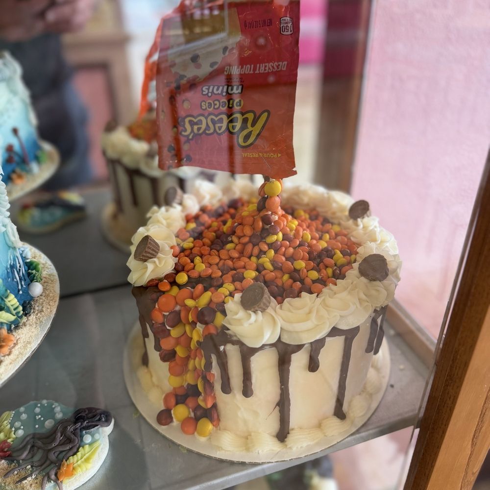 Small Cakes - Cupcakes Near Me - Lake Havasu City, Arizona