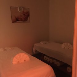 Panda Massage - I went there with my friend, we had a wonderful time. Good massage and good service. Girls are nice and pretty.