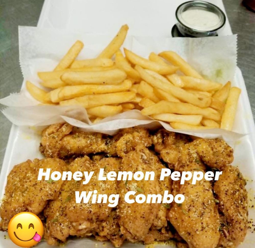 Wing Nights At Benny Pauls Logo