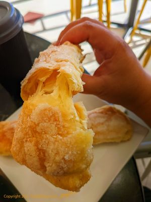 Bee's Pastry Café by null