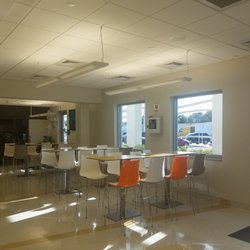 Dunkin' - Din8ng area