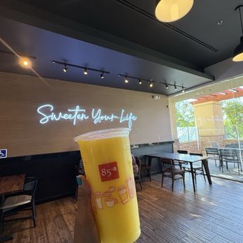 85°C Bakery Cafe - Mango Slush - Coffee & Tea Near Me - Chino Hills, California