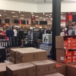 Shows about half of the roger dunn Honolulu location Shows about half of the roger dunn Honolulu location