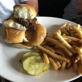 Yard House - Classic Sliders - New American Near Me - Orlando, Florida