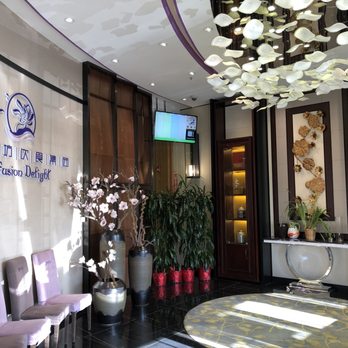 Fusion Delight - Lobby area with digital waitlist - Chinese Near Me - San Leandro, California