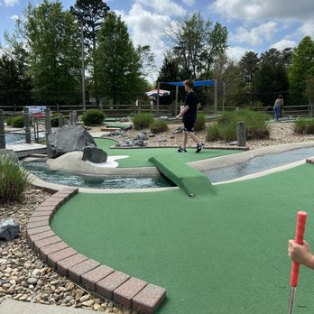 Mr Putty's Fun Park - Challenging but doable. - Mini Golf Near Me - Tega Cay, South Carolina