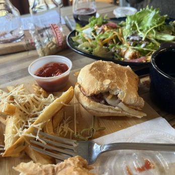 Ashton Creek Vineyard - Wine Tasting Room Near Me - Chester, Virginia