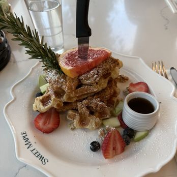 Sweet Maple - Chicken croffle - Breakfast & Brunch Near Me - Cupertino, California