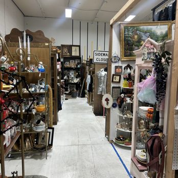 Corona Antique Gallery - Antiques Near Me - Corona, California Corona Antique Gallery - Antiques Near Me - Corona, California