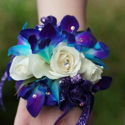 M & M Floral & Gifts