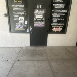 Daisy's Auto Registration - Outside of Daisy's
