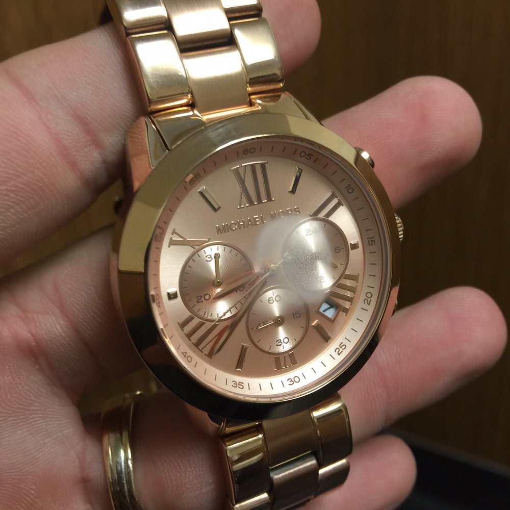 Moisture inside the watch was followed by the actual crystal falling out the bezel. Terrible quality, and return policy. Moisture inside the watch was followed by the actual crystal falling out the bezel. Terrible quality, and return policy.