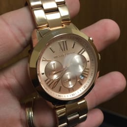 Moisture inside the watch was followed by the actual crystal falling out the bezel. Terrible quality, and return policy. Moisture inside the watch was followed by the actual crystal falling out the bezel. Terrible quality, and return policy.