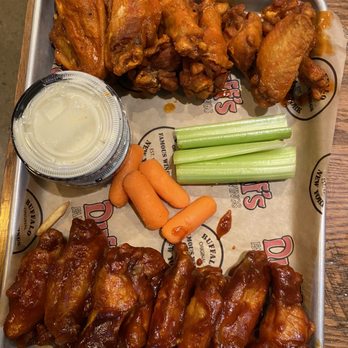 Duffs Famous Wings - a tray of wings, carrots, celery, and dip - American Near Me - Williamsville, New York Duffs Famous Wings - a tray of wings, carrots, celery, and dip - American Near Me - Williamsville, New York