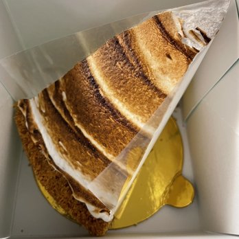 dbakers Sweet Studio - Key lime pies aerial view! The box messed up my brûlée but still pretty. - Bakeries Near Me - Miami, Florida