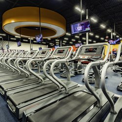 Crunch Fitness - Round Rock