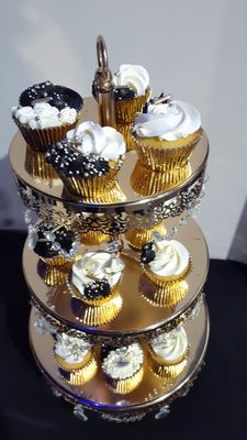 Cupcakes for any occasion! - Traditional cupcakes, or customized! I also offer delicious cheesecake cups with your choice of toppings, for any occasion! Cupcakes for any occasion! - Traditional cupcakes, or customized! I also offer delicious cheesecake cups with your choice of toppings, for any occasion!