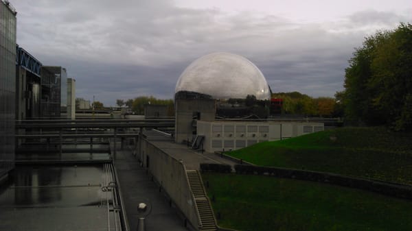 La Géode by null