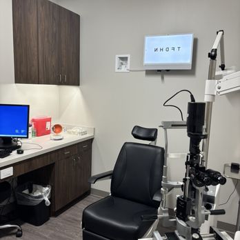 Berkeley Eye Center - Retina West - Physicians exam room - Ophthalmologists Near Me - Katy, Texas Berkeley Eye Center - Retina West - Physicians exam room - Ophthalmologists Near Me - Katy, Texas