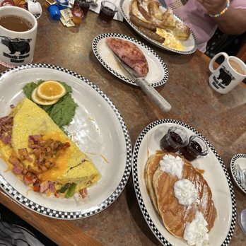 Black Bear Diner Moreno Valley - Diners Near Me - Moreno Valley, California Black Bear Diner Moreno Valley - Diners Near Me - Moreno Valley, California