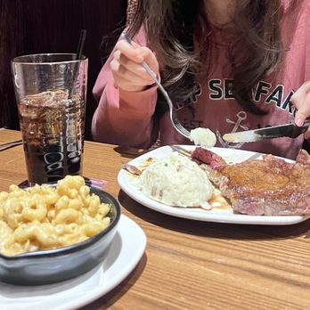 Outback Steakhouse - Ribeye* 13 oz. Steakhouse Mac & Cheese Homestyle Mashed Potatoes - Steakhouses Near Me - Frederick, Maryland