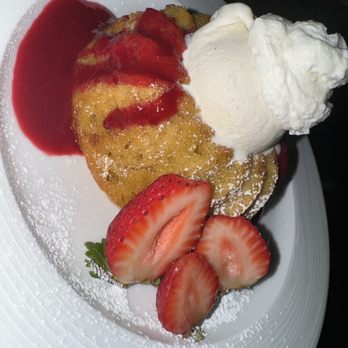 Entourage - Sandy's white wine cake - American Near Me - Downers Grove, Illinois Entourage - Sandy's white wine cake - American Near Me - Downers Grove, Illinois