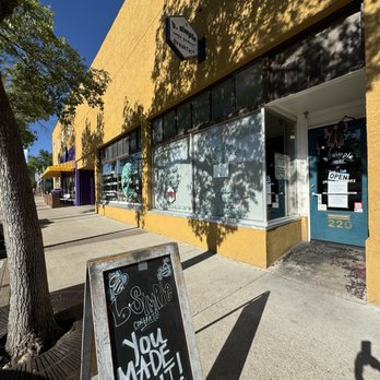 B Simple - Outside - Breakfast & Brunch Near Me - Prescott, Arizona