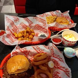 Freddy's Frozen Custard & Steakburgers