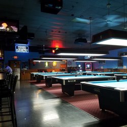 Sheas Fat Cats - Lots of nice tables!!!