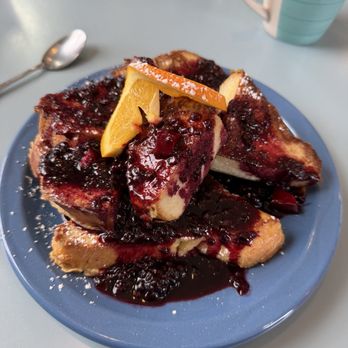Grateful Bread - French toast - Bakeries Near Me - Cloverdale, Oregon