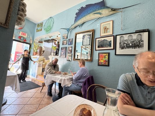 Betty Lou's Seafood & Grill by null