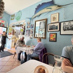 Betty Lou's Seafood and Grill - Pleasant interior.