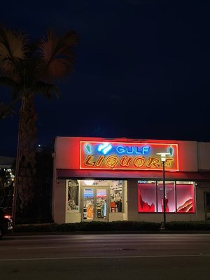 Gulf Liquors by null