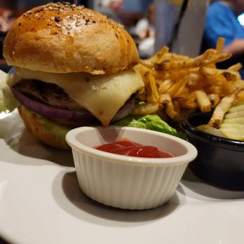 Local Goat - The patriot burger - New American Near Me - Pigeon Forge, Tennessee