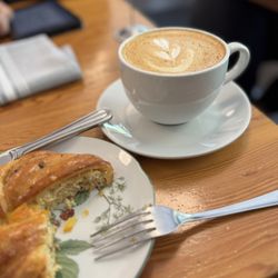 Maplewood Coffee & Tea - Pumpkin Spice Latte & Cardamom bun
